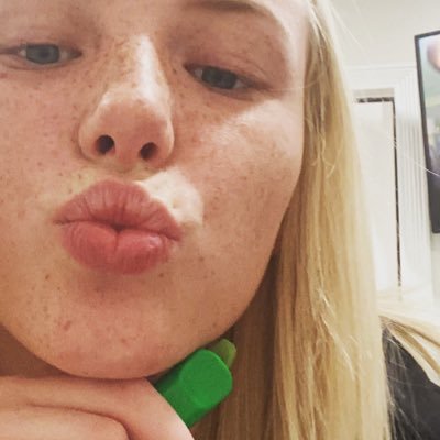 Rose15729277's profile picture. Je vend mes nudes de cochonne 💦