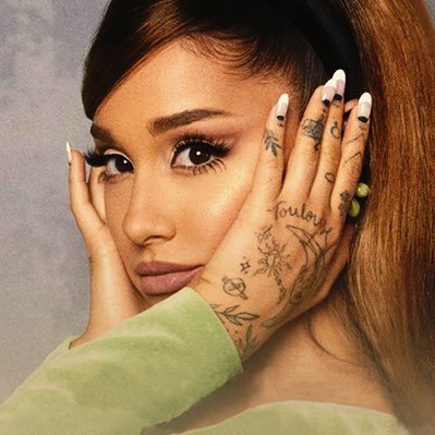 Tatuagens da Ariana Grande: um tour pelas 17 mais icônicas