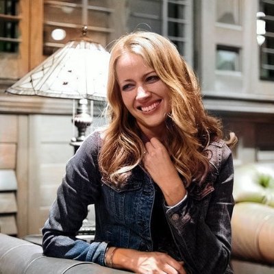 bestofamyacker's profile picture. appreciation account of the amazing Amy Acker 🖤