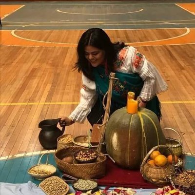 GabitaChandni's profile picture. Antiprincesa / Pizpireta
Socióloga  
Cantante Amateur
Porque una es más auténtica cuanto más se parece a lo que ha soñado de sí misma…