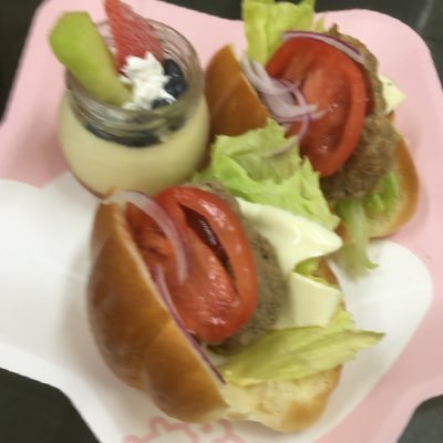 himawari8751's profile picture. ギターに明け暮れた学生時代を過ごし、現在もOBサークルに所属中ですが、還暦後にピアノを習い始め2年が過ぎました☺️キラキラ星への道は遥か彼方ですが毎日が楽しい😊 角野さん、光一さん、羽生さんを応援しています  Twitterはまだ初心者です