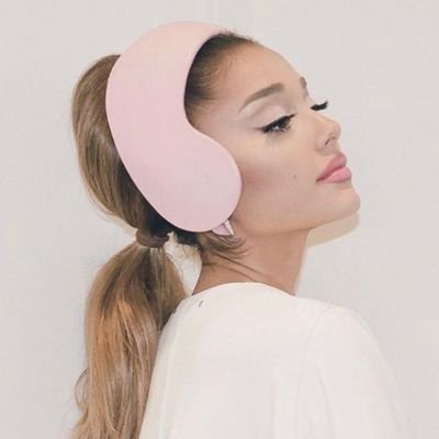 arispoety's profile picture. look at her shine