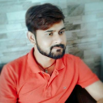 दिल में राज़ छुपाकर रक्खे और ज़ुबाँ पर फ़िक्र दिखे
कैसे पहचाना जाए दुश्मन जो दोस्त के जैसा हो