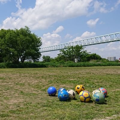 U13GKの息子を応援するアカ。息子GKは少年団～市トレ～ブロックトレセン～関東リーグチーム（街クラ）←今ココ。本人は「絶対プロになる」と息巻いてるけれど、ここからどーなることやら！？