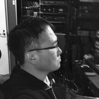 北海道江別市のRecording Studio “SMASH”にてレコーディングエンジニアを24年間務める。その他イベント音響、照明業務も行っている。“SMASH”Sound&Lighting 所属