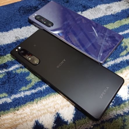 SONY製品好き、いや信者。
スマホはXperia,イヤホンはWF-1000XM4,時計はwena3,背中にREON POCKET,体中をSONYで埋め尽くして…
愛車はトヨタMIRAI。FCV 燃料電池自動車
変わった物に引かれてしまう人種です。