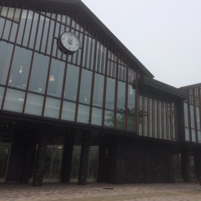 長野県軽井沢町立図書館の非公式Twitterです。図書館のイベント、館内の様子や、軽井沢町とその周辺の観光案内などをお伝えします。開館時間9:30〜19:00 火曜・最終木曜休 ※離山図書館の夏期開館は7月1日(火)〜9月30日(火) 10:00〜17:00 無休です