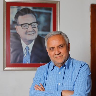 Papá y esposo. Médico. Trabajo por la salud de niñas, niños y adolescentes. Ex Intendente RM, ex Ministro de Salud y ex Director de FONASA