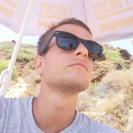 Roberto35043773's profile picture. Engineer | Web developer