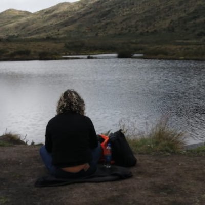 profesional en sociología y ciencia política. Mi profesión más importante, ser mamá.