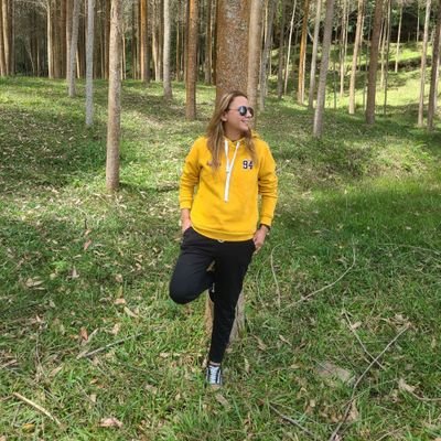 DiaCal_Danae's profile picture. Escribo sentimientos en grandes o rotos versos.
Observadora con la piel sensible.