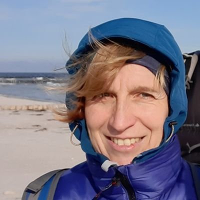 ChrstnHd's profile picture. 🇺🇦 🕊 🇪🇺, #WirSindMehr, #newwork, #newlearning, #Dresden, nature, 🌲🌳🏃‍♀️🚴
(views are my own)
#she, her, hers
@ChrHolfeld@colearn.social
