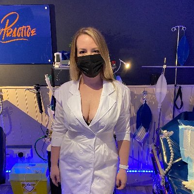 Assistant Nurse to MedicalMistress at The Practice, or fellow patient 😊 Shall I hold your hand while you’re tormented? Or maybe something else 😏