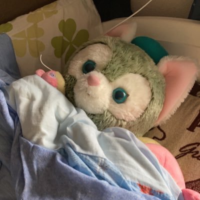 こちらは、グッズ等の交換垢になりますので、お返事が遅れることはあります。 なるべく24時間以内には返信させていますが、通知が来ない場合などがあります。　成人済 / 都内手渡し可能 お声がけいただく際は、リプにてお願いいたします。※DMに制限をかけております。また、本垢の開示を希望される場合にはお声がけください。