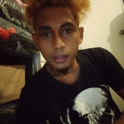 Anggie94432983's profile picture. hidup it indah