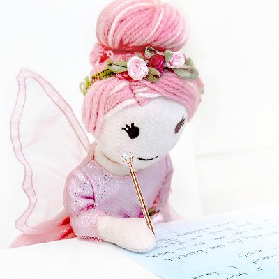 FairyElle turns worries into stars at night. In the morning, children can put her back to sleep (reversible doll). Believe in Fairy Elle. She believes in you ♡