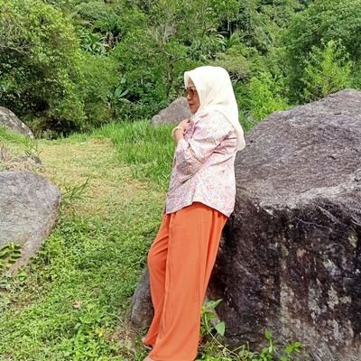 hidup bukan sekadar bagaimana hidup, apa yang dicari atau diinginkan, tetapi hidup adalah keseimbangan antara apa yang kita lakukan dan apa yang kita terima.