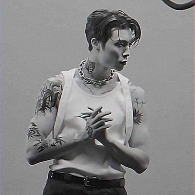 𓎭יִ 🏴 ᚘ @youngklarz’s ˻ 𖠵 johnny suh ߪ ᚘ 𝙠𝙡𝙖𝙧𝙯 ☠️ 𖠵 ˼ ₌ 1995 𓏼 ˳ 🎱 ˎˊ˗ #คลาซแอบแม่ลั่นจ้ะ