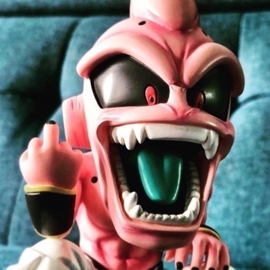 RattoriRuss's profile picture. 'L'odeur de l'essence' Orelsan