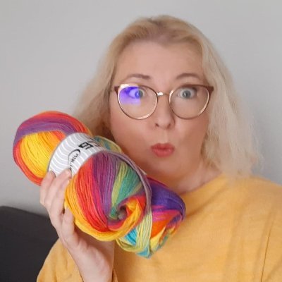 Du tricot, du crochet, de la laine, des fils de toutes les couleurs et c'est le bonheur !!
#tricot #crochet #amigurumi #jouets #toys #knit #knitting #hook