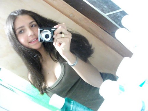 Dificil entender oq eu sinto por vc,tudo que eu sei é que é mt forte ate msm eu tentando ñ sentir eu sinto.. So sei que Te aMo s2