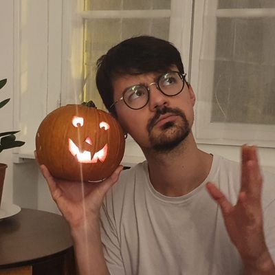 Software engineer, plays bass for @BiLE_band, he/him