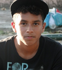 ThiagoVibe_'s profile picture. Avassalador ,um cara interessante ,exculasho seu amante .
http://t.co/rgH8NyjMcC