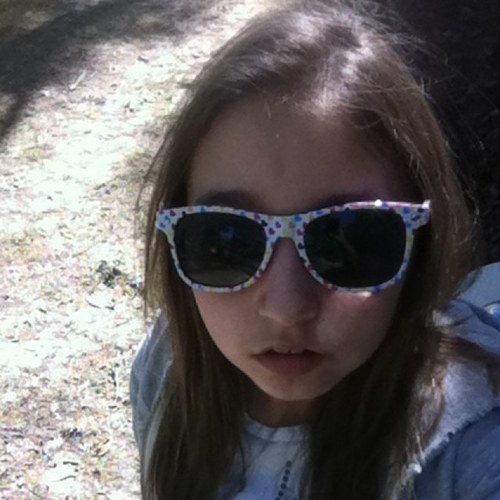 Lez be friends? I like you! I follow you bitches back. :p :p :p