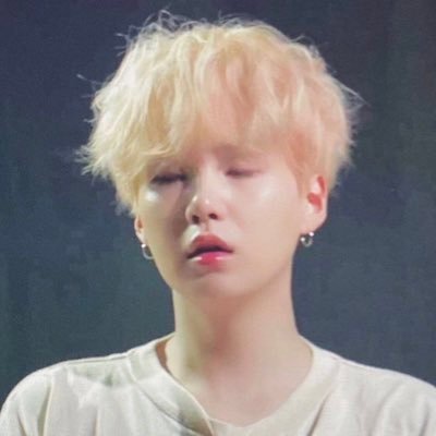 Backup for @1800LOVEURSELF YOONGI: ✨I’m gay✨,,,🖕🏾fuck heteros🖕🏾