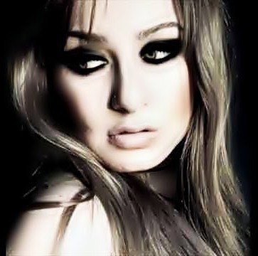 É мαis fácil σbtєr σ qυє sє dєsєjα cσм υм sσrrisσ dσ qυє à ρσntα dα єsραdα.