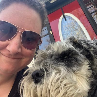 nieviadomy's profile picture. Millennial~ Beverly Hills taste ~ Cheapskape