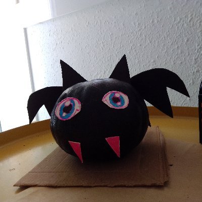 gallinazeta's profile picture. Doña Doña
Fiestas sexuales, derroche económico y alejamiento de la fe religiosa
https://t.co/maubR0P4ed