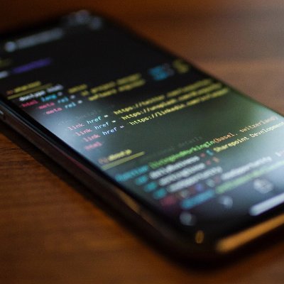 Recientemente hice una apuesta con mi hermano de que para el año 2036 tendremos relaciones más significativas con el software que con los humanos. Y, francament