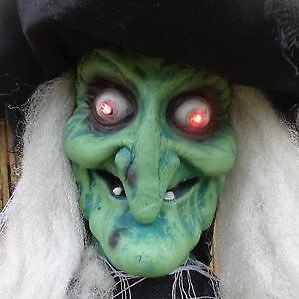 abiggreenwitch's profile picture. tweeting from my cauldron WAGGAWOO