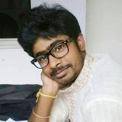ধীরে ধীরে একাকীত্বটাই ভীষণ প্রিয় হয়ে উঠছে..