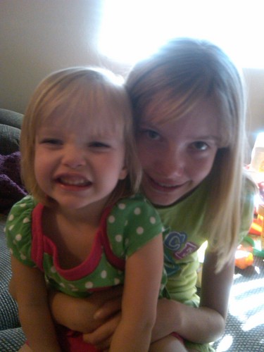 ongmeyer12's profile picture. Hi! Thanks for visting my profile!!! I  Taylor Swift, Selena Gomez, i  to sing and I love giraffes!!!