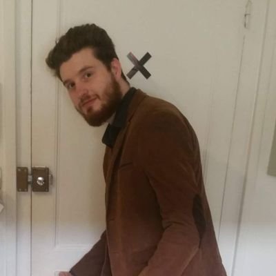 sekiroux's profile picture. Blue moon