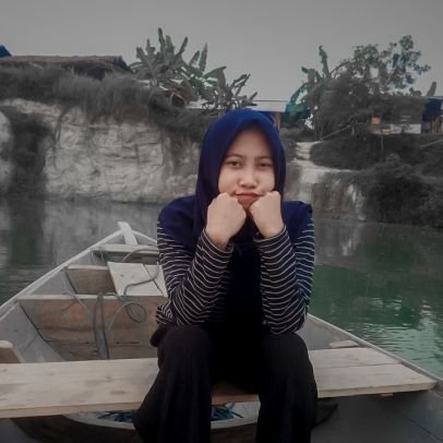 iyu_fdlh's profile picture. mbak2 tukang desain di comedia creative.