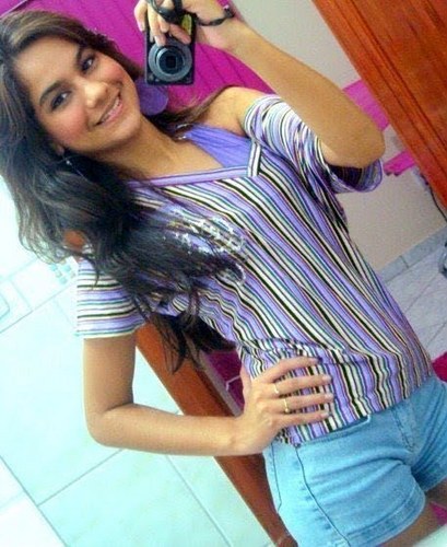 Legal, extrovetida, 15 anos, modelo fotagráfica, e meio sem noção *--* #FOLLOWAQUI ♥