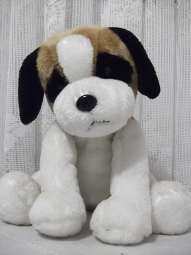 Um cãozinho de pelúcia.

Apenas um AuAu.