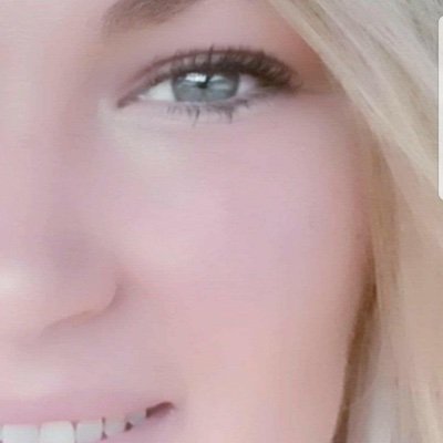 Lisamarie8203's profile picture. 