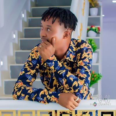 Humble & Friendly🤵
A Photographer📸
A Musician🎤
A True Chelsea Fan⚽