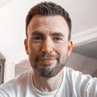 IM NOT CHRIS! This twitter is for ‘Chris Evans Files’ (https://t.co/Y2iLrcA3qe) the largest FANSITE dedicated to @ChrisEvans! #ChrisEvans