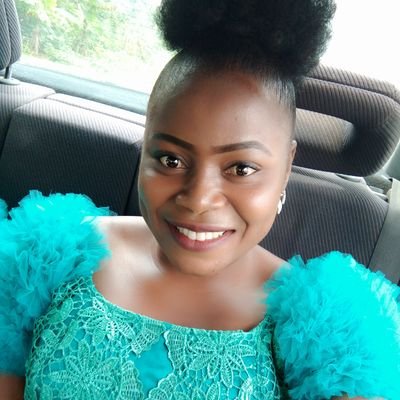 Emerald_moke3's profile picture. A biotechnologist,baker,seamstress.
Yip! I play hockey🏑