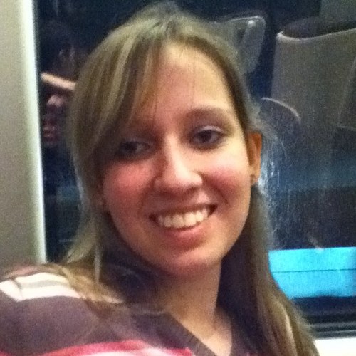 LarissaCBarros's profile picture. 