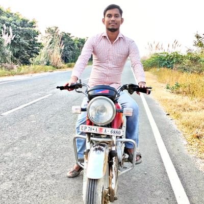 तेरे नफरत फैलाने में तो कोई कमी नहीं थी,
बस कुछ मोहब्बत ही ज्यादा पढ़ ली मैंने...