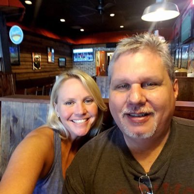 melmelton_'s profile picture. 