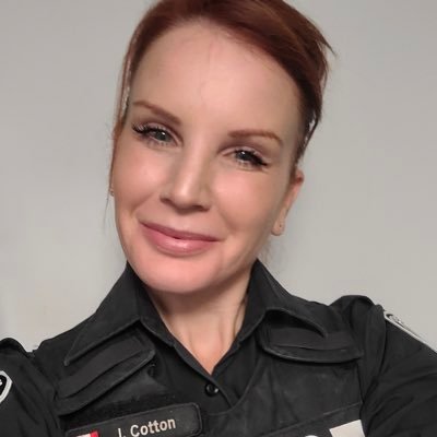 Toronto Police Service Constable - @tps_cpeu - Emergency call 911/Non-Emerg 416-808-2222 or TDD 416-467-0493. This account is not monitored 24/7.