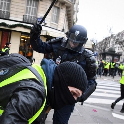 Un compte belge pour informer sur la police française. Pour dénoncer et contourner la loi interdisant de diffuser l'action des policiers. DM Ouverts.