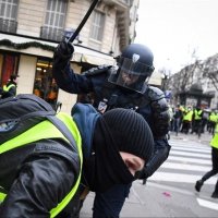 Filmez la police, nous diffuserons. (@leurvraivisage) 's Twitter Profile
